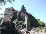 Pohled na horn hrad z Malho sklepa.